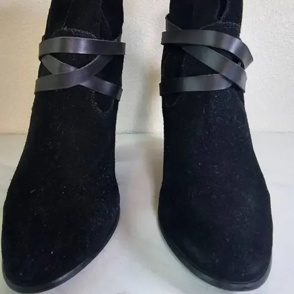 Carlos Black Leather Booties- Women's Size 8.5- Estimated Retail- $99 - Picture 4 of 7